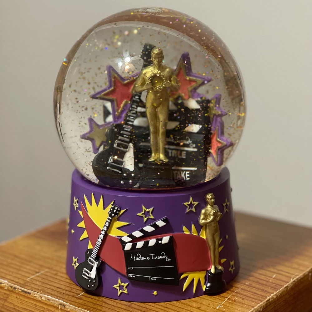 Madame Tussauds Water Globe
